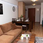 Center 3*