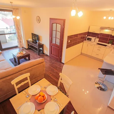 Center Apartment *