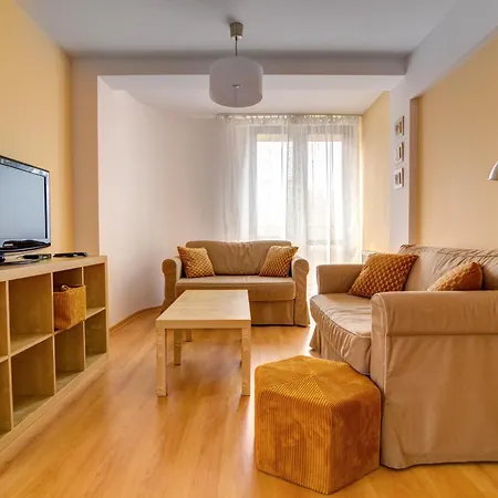 Center Apartment *