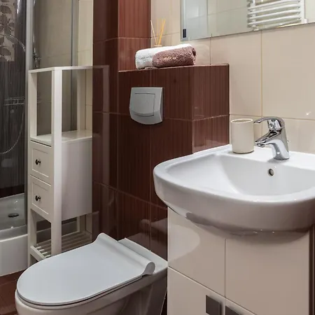 Center Apartment *